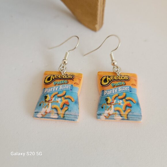 Handmade Cheetos Theme Multi-Color Dangle Earrings NWOT Ladies Fun Quirky Event - Picture 3 of 4